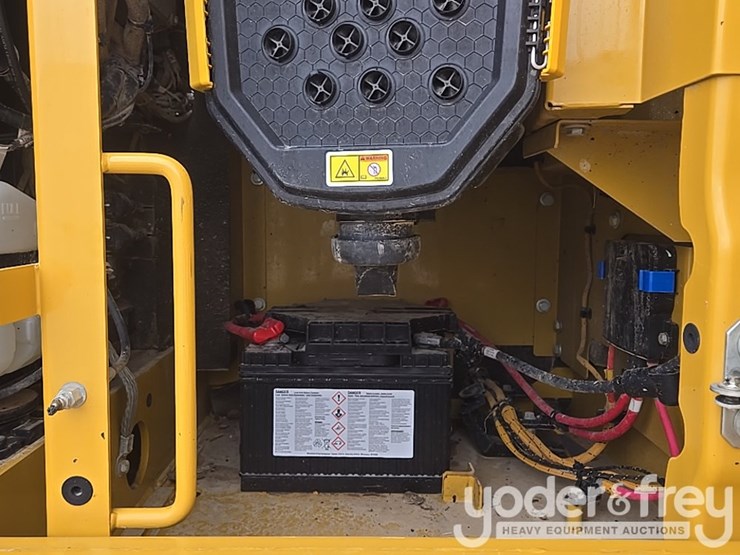 2021-caterpillar-336-image-44