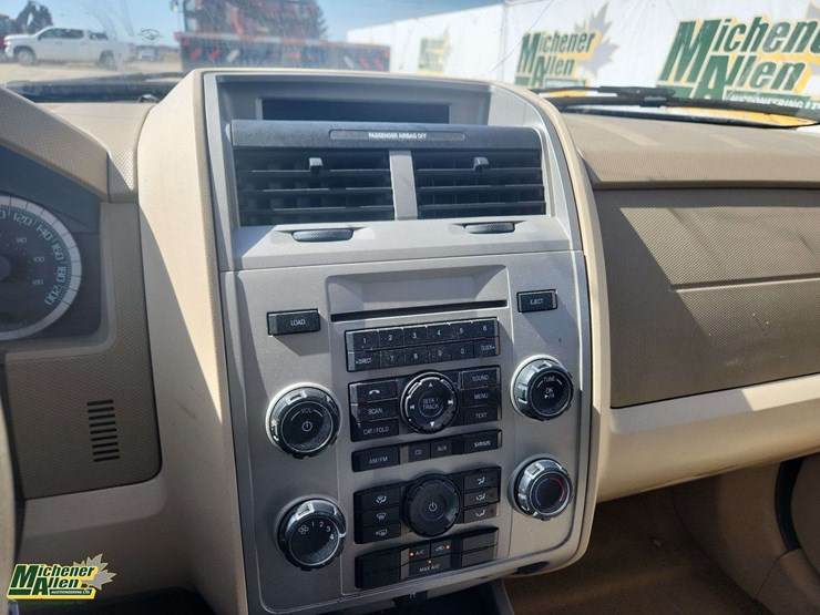 2010-ford-escape-xlt-image-12