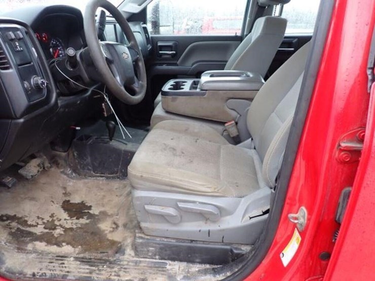 2016-chevrolet-2500hd-image-28