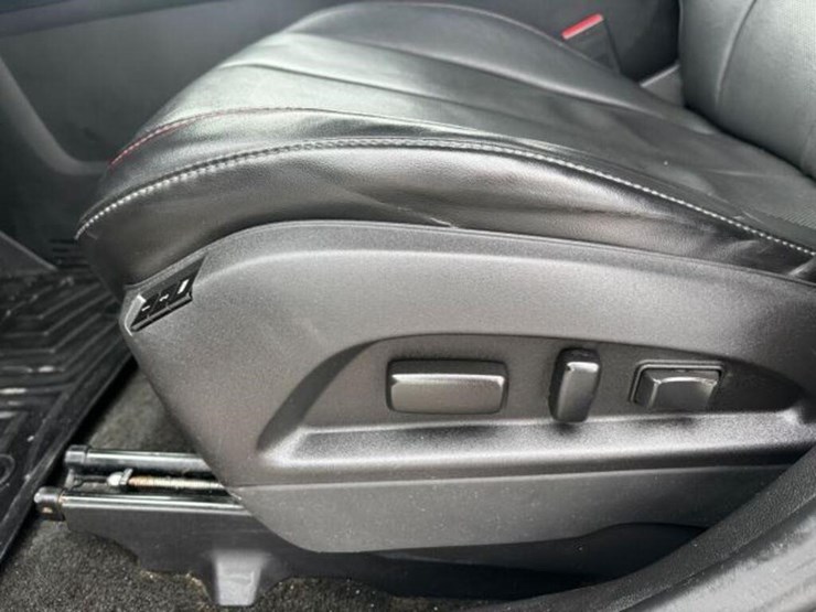 2017-chevrolet-equinox-image-16