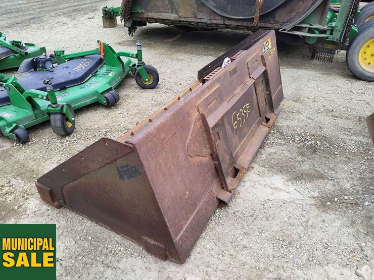 skidsteer-attachment-bucket,-7ft-wide-image-1