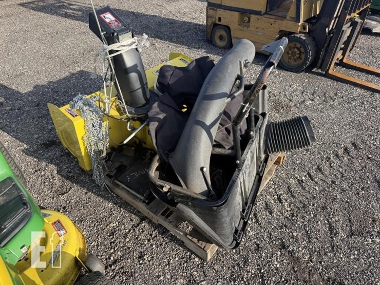 john-deere-x300-image-17