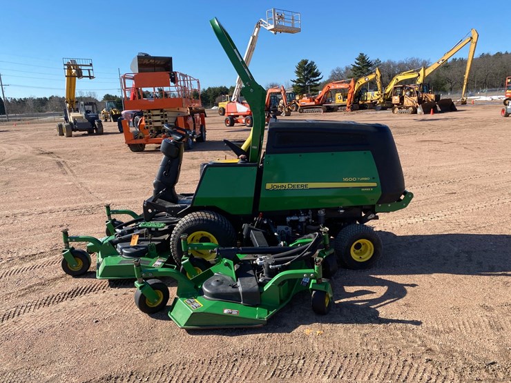 2014-john-deere-1600t-image-12