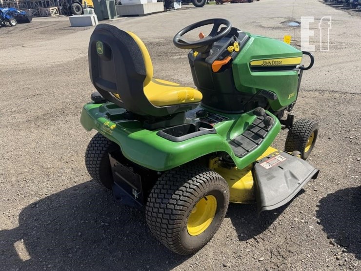 2018-john-deere-x330-image-3