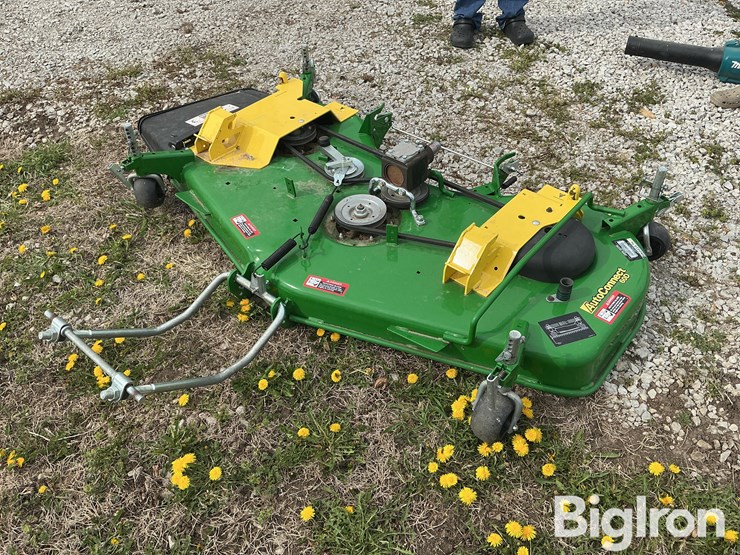 2017-john-deere-60d-image-1