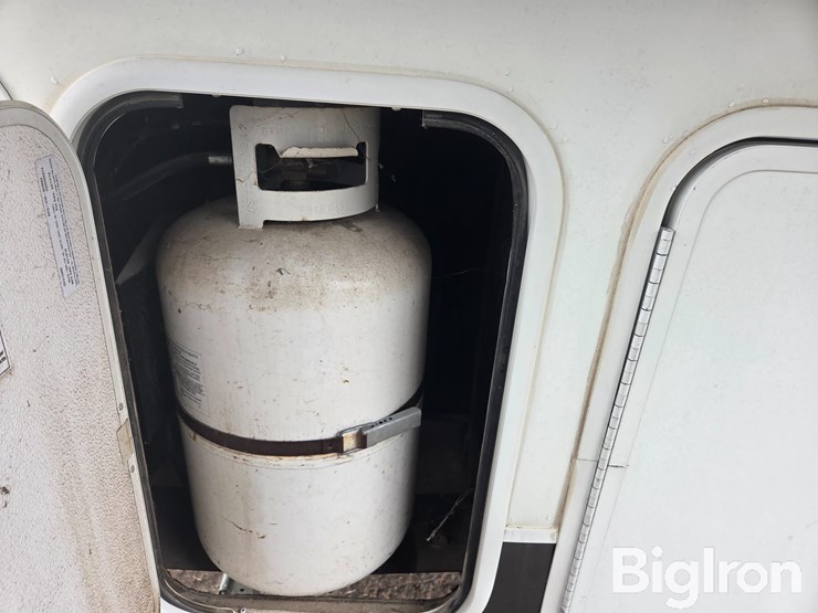 2013-coachmen-chaparral-lite-280rls-26'-camper-image-20
