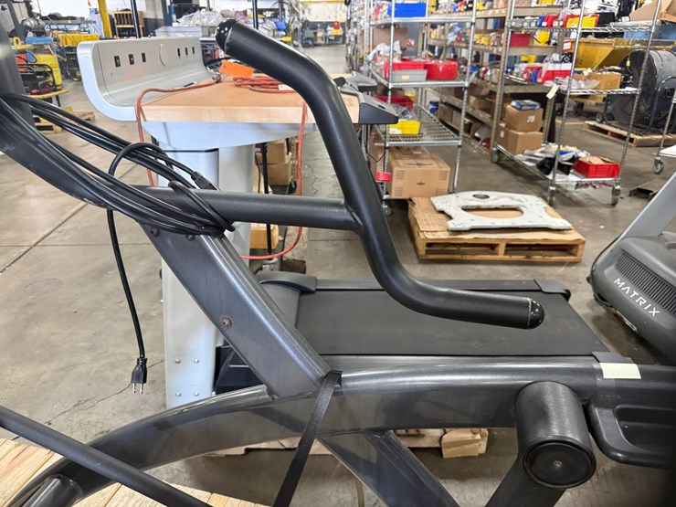 #2060-•-cybex-arc-trainer-image-5