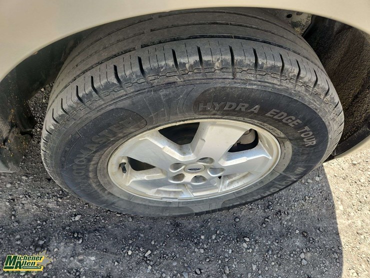 2010-ford-escape-xlt-image-31