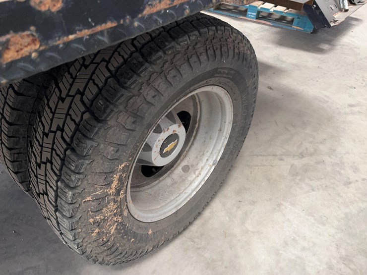 2013-chevrolet-3500-image-32