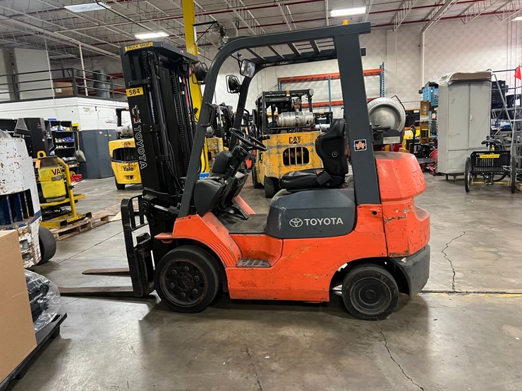 #2007-•-toyota-3500-lb.-forklift-image-9