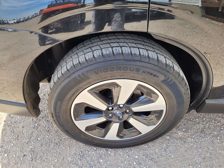 2018-subaru-forester-2.5i-premium-suv-4d-image-4
