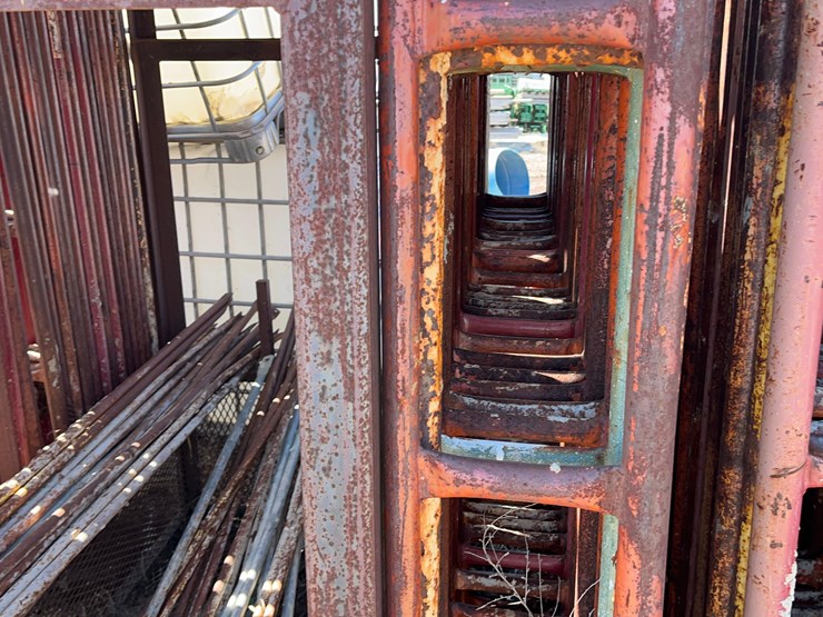 scaffolding-on-carring-cage.-image-4