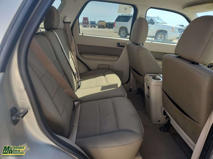 2010-ford-escape-xlt-image-17