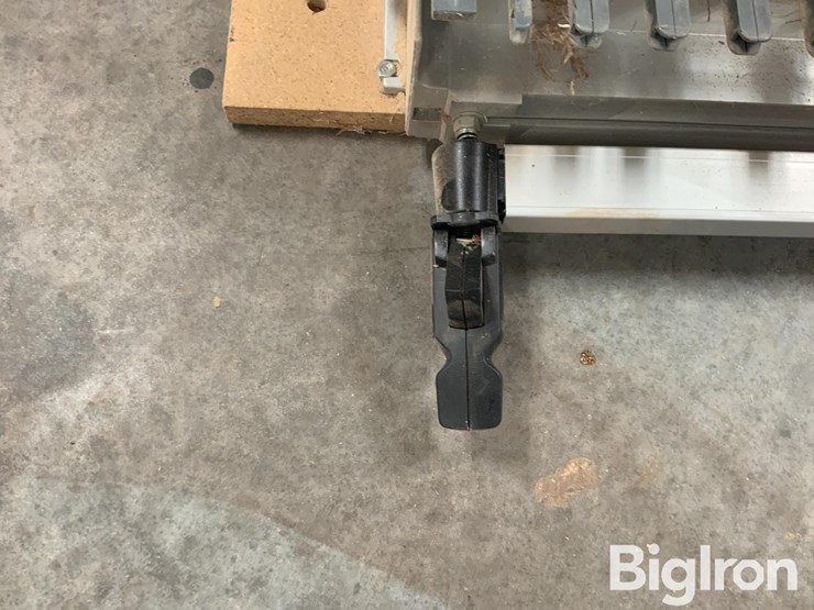 leigh-d4r-24”-dovetail-jig-image-11
