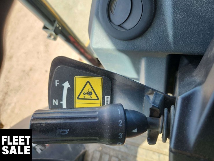 2016-deere-410l-image-15