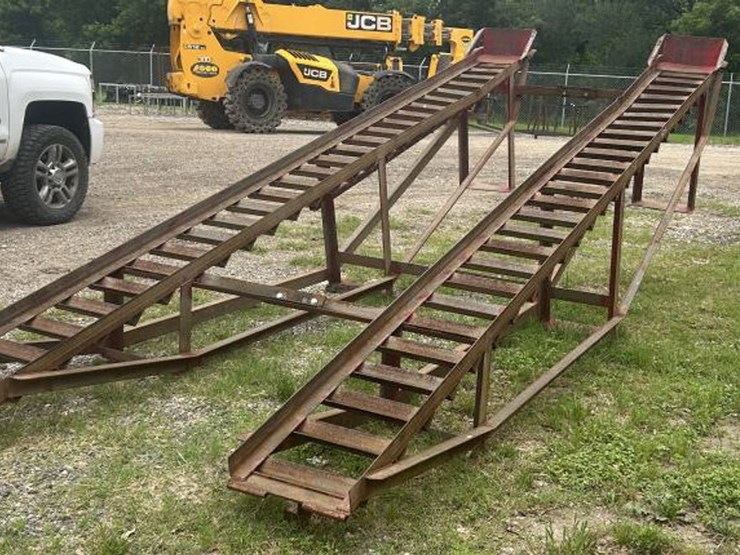 #32-•-showcase-ramp-18ft-x-6ft-x-3.4ft-image-4