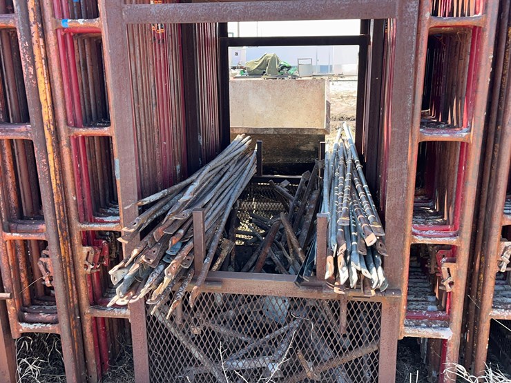 scaffolding-on-carring-cage.-image-2