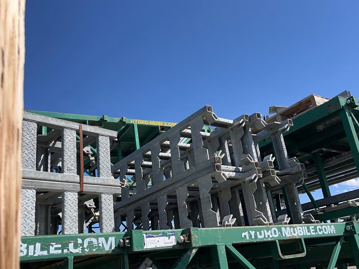 big-green-scaffolding-image-83