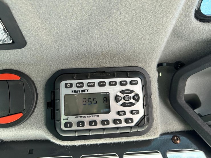 2023-bobcat-t64-image-27