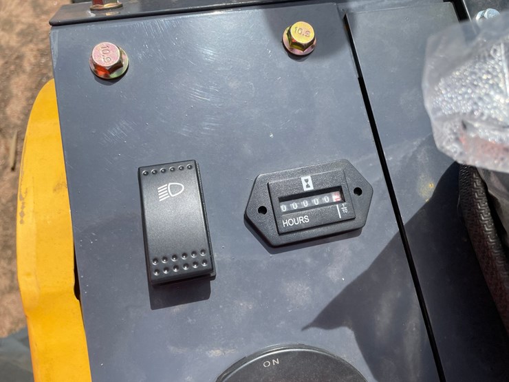 #5546-•-landhonor-lhr-kn16-mini-excavator-image-9
