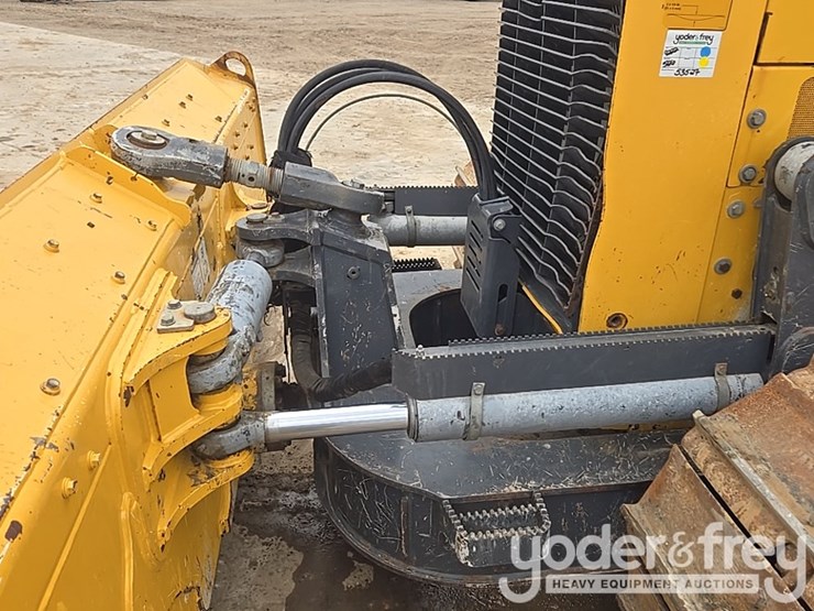 2019-deere-700k-lgp-image-28