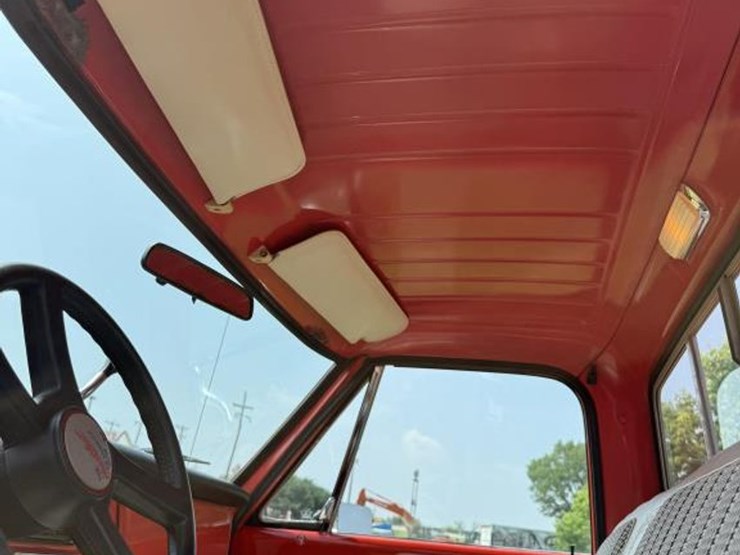 1972-chevrolet-custom-deluxe-image-53