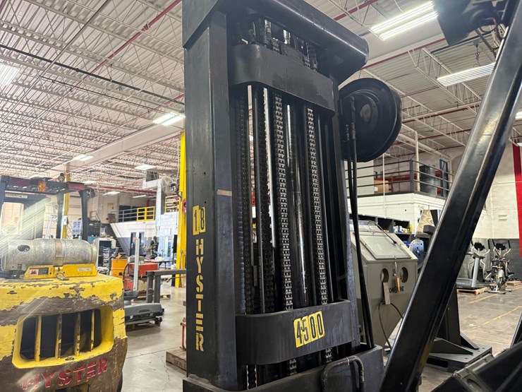 #2001-•-hyster-5500-lb.-forklift-image-20
