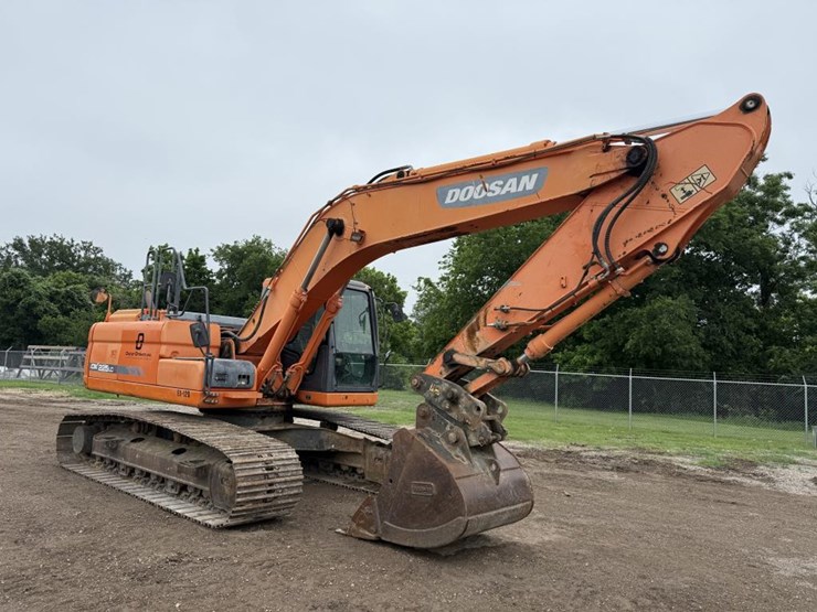 2014-doosan-dx225-lc-image-3