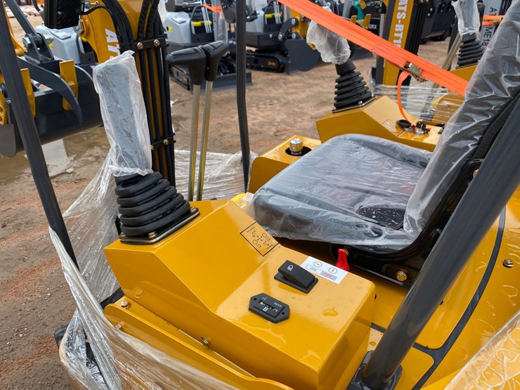 #5541-•-new-ats-rt15r-mini-excavator-image-8