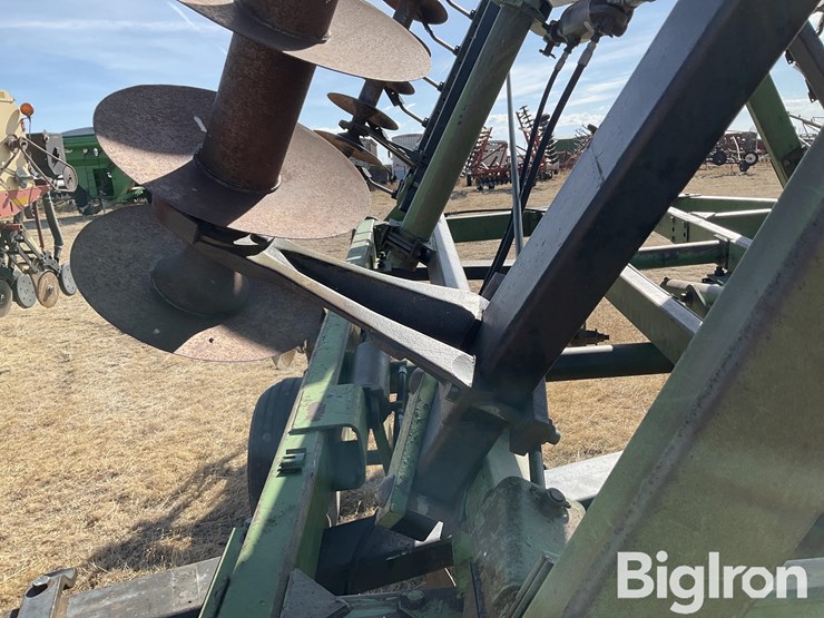 john-deere-331-image-13