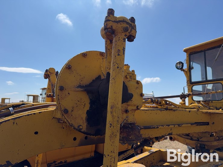 caterpillar-12-image-17