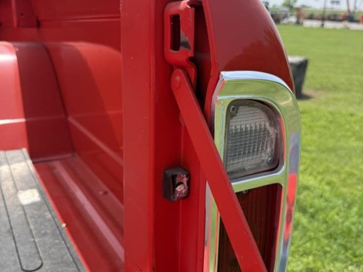 1972-chevrolet-custom-deluxe-image-33