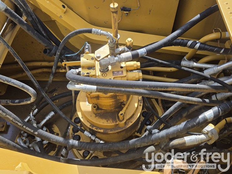 2021-caterpillar-336-image-93