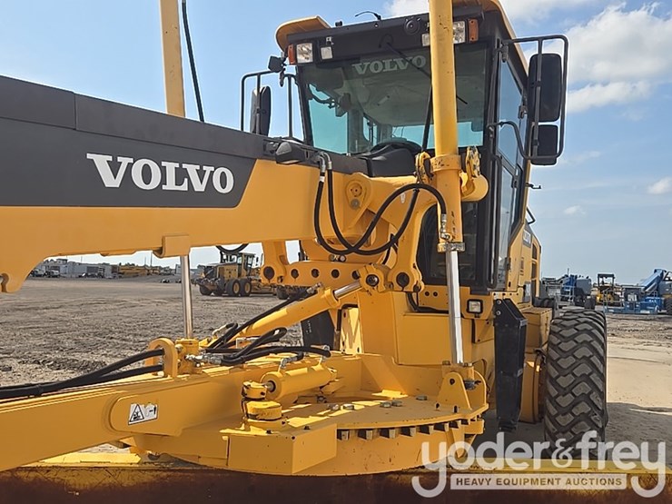 2012-volvo-g940b-image-24