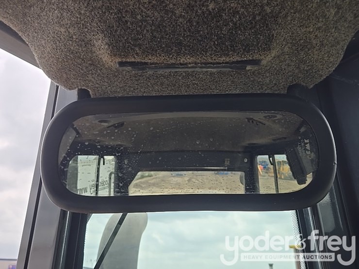 2019-deere-700k-lgp-image-59