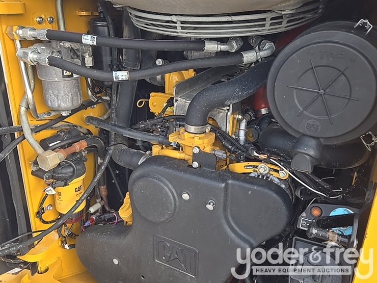 2022-caterpillar-299d3-image-40