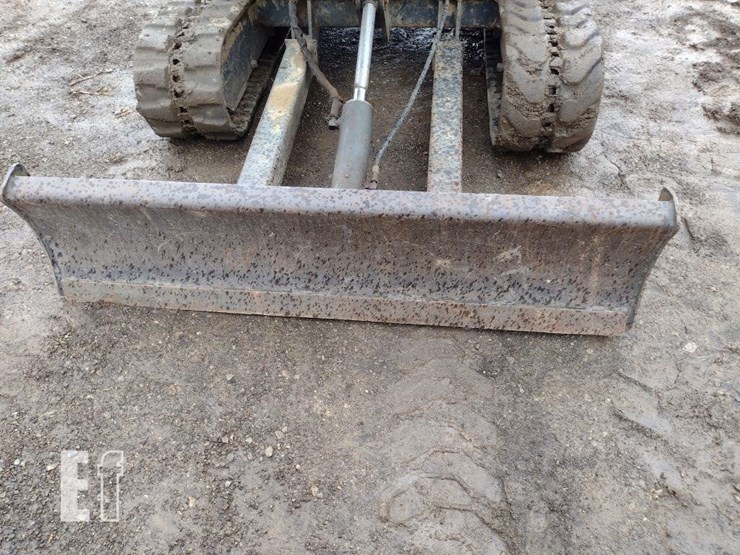 2004-bobcat-331g-image-17