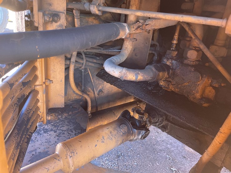 2001-case-721c-image-19