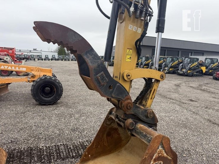 2022-caterpillar-310-image-14