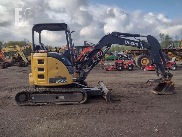 2018-deere-35g-image-3