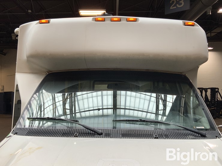 2013-ford-e450-image-12