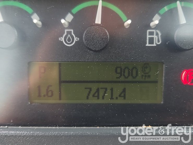 2019-deere-700k-lgp-image-66