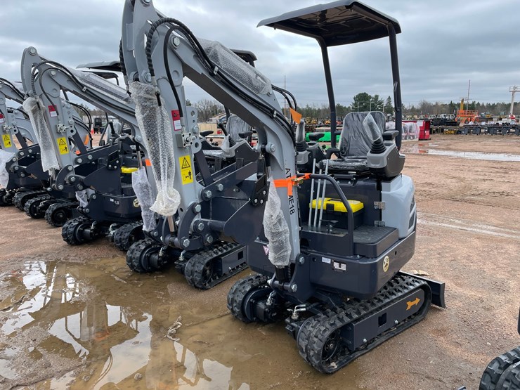#5516-•-new-ats-me18-mini-excavator-image-1