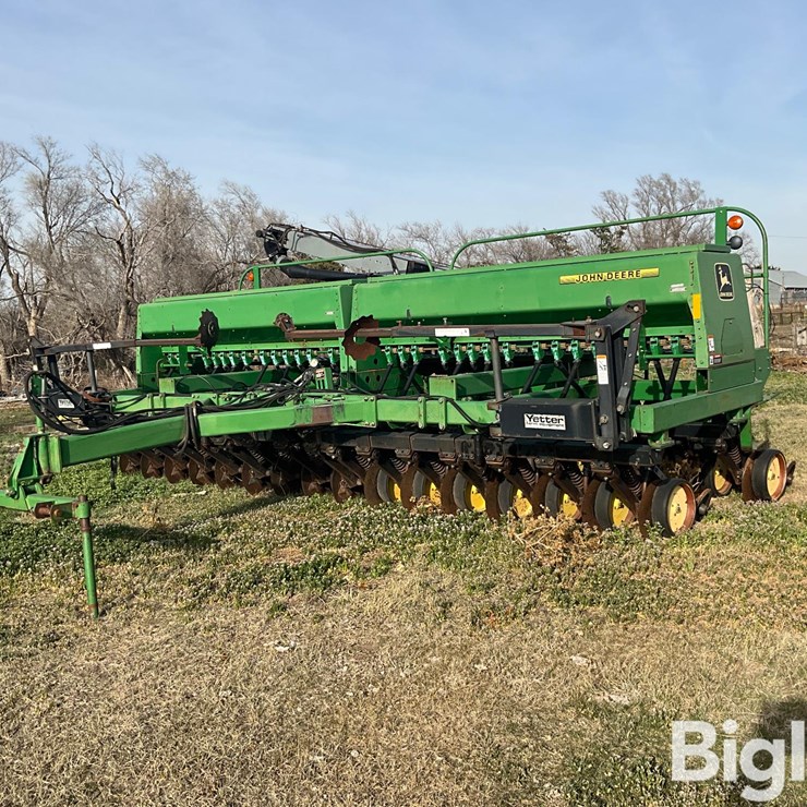 JOHN DEERE 750