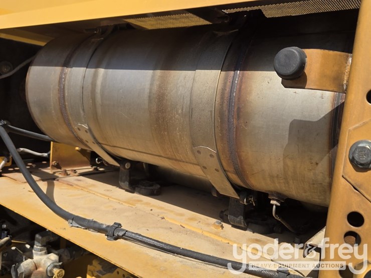 2021-caterpillar-336-image-61
