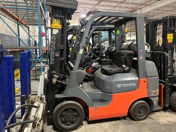 #2003-•-toyota-5800-lb.-forklift-image-1