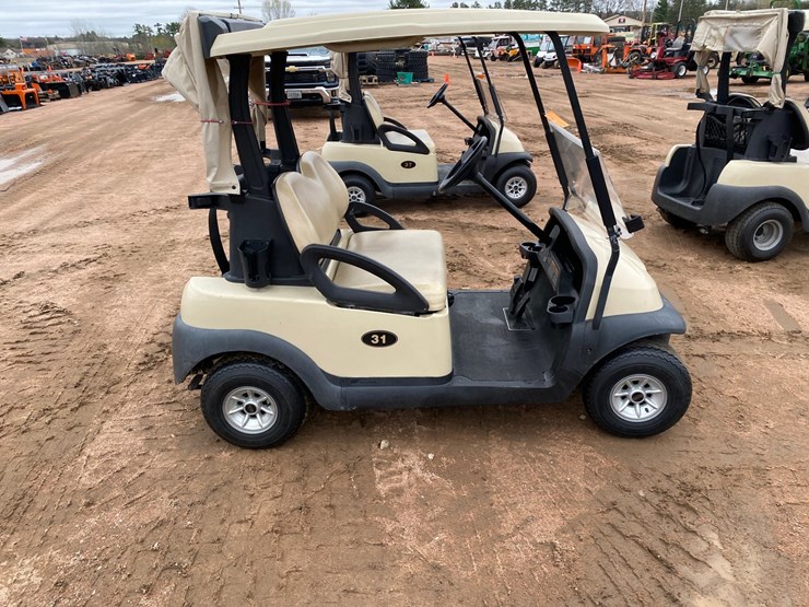 #1582-•-club-car-electric-golf-cart-with-charger-image-5
