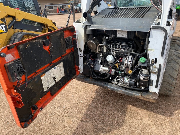 2014-bobcat-s590-image-43