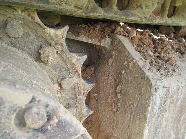 deere-200-lc-image-13