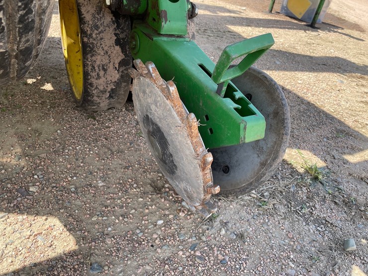 john-deere-7200-image-24